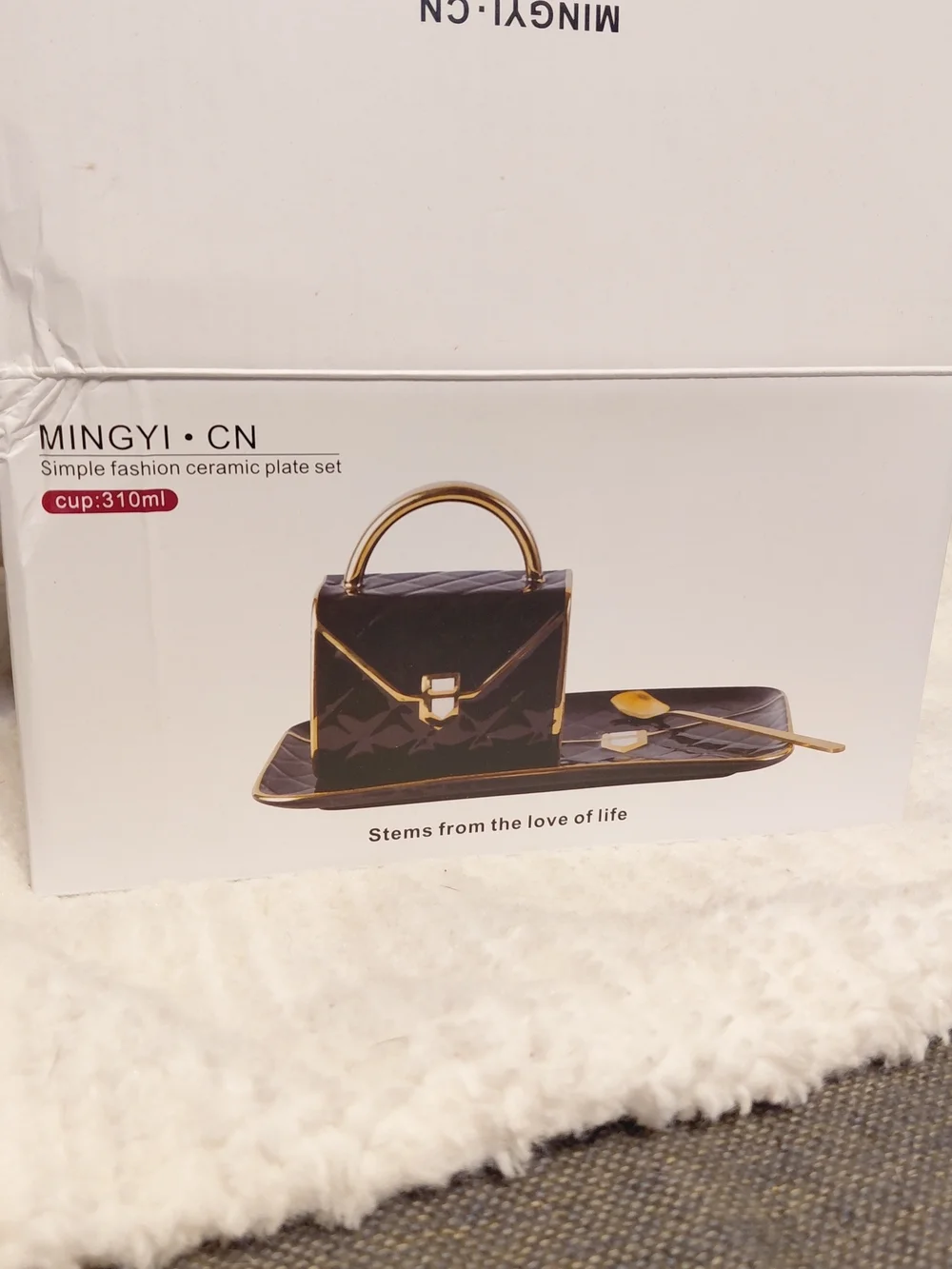 Elegant Black and Gold Handbag-Shaped Ceramic Set